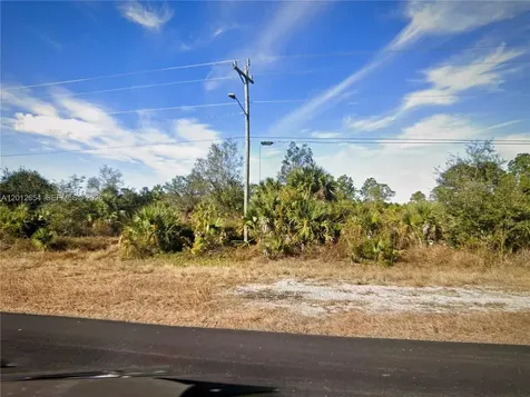 966 Jaguar Boulevard Lehigh Acres FL 33974