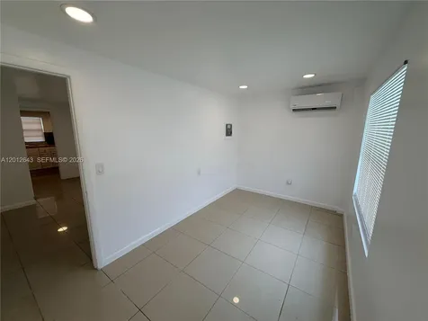 548 NW 30th Street Miami FL 33127