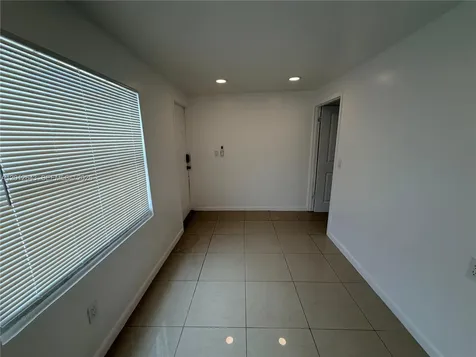 548 NW 30th Street Miami FL 33127