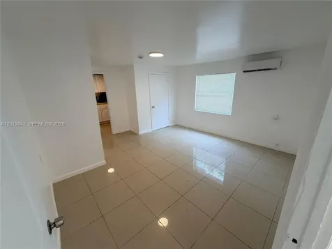 548 NW 30th Street Miami FL 33127