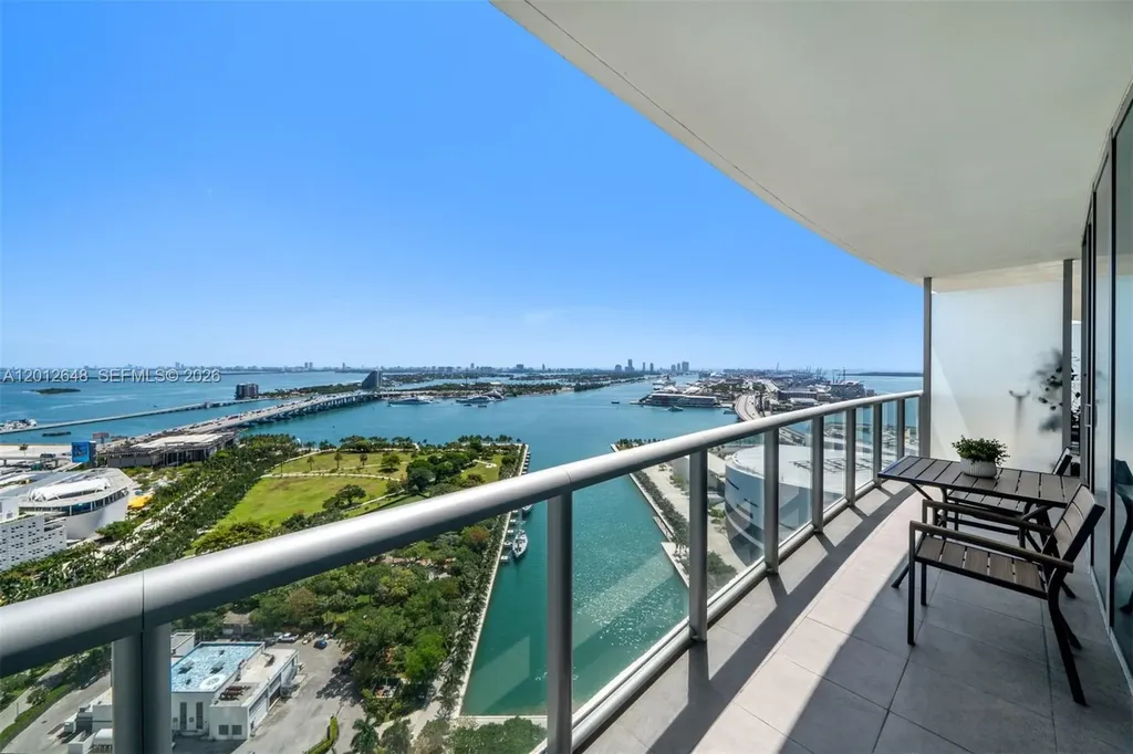 888 Biscayne Boulevard Miami FL 33132