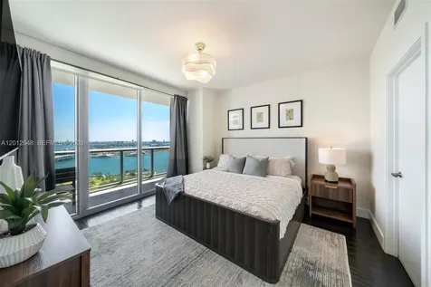 888 Biscayne Boulevard Miami FL 33132