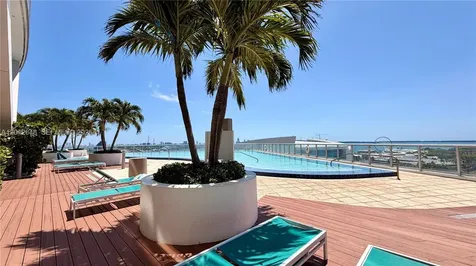 888 Biscayne Boulevard Miami FL 33132