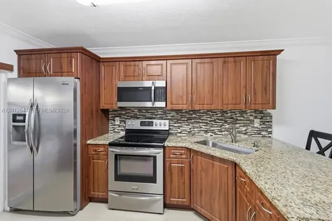 6873 W 36th Avenue Hialeah FL 33018