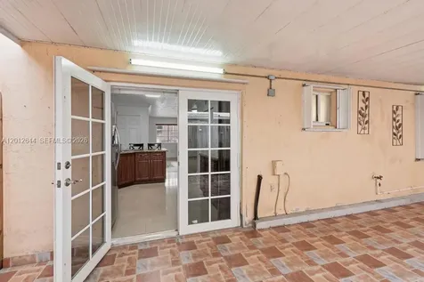 6873 W 36th Avenue Hialeah FL 33018