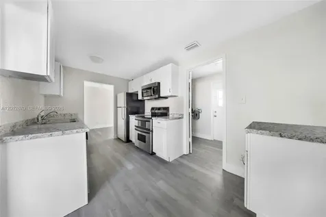 2520 NW 2nd Drive Pompano Beach FL 33064