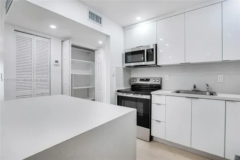 4670 W 13th Lane Hialeah FL 33012