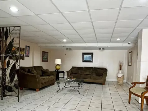 5055 NW 7th Street Miami FL 33126