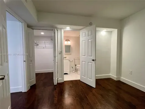 5055 NW 7th Street Miami FL 33126