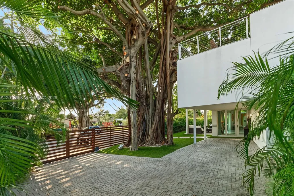 1898 SW 17th Street Miami FL 33145