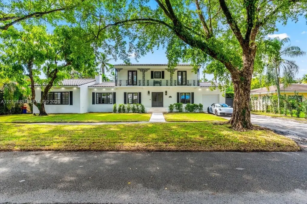 1426 Robbia Avenue Coral Gables FL 33146