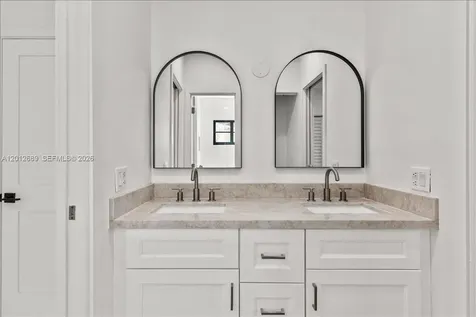 1426 Robbia Avenue Coral Gables FL 33146