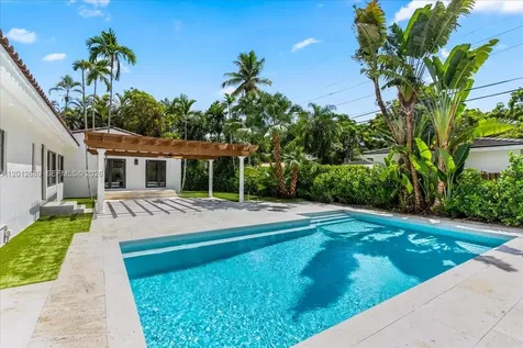 1426 Robbia Avenue Coral Gables FL 33146