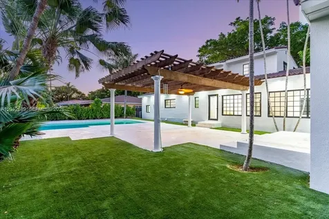 1426 Robbia Avenue Coral Gables FL 33146