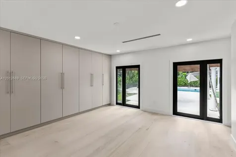 1426 Robbia Avenue Coral Gables FL 33146