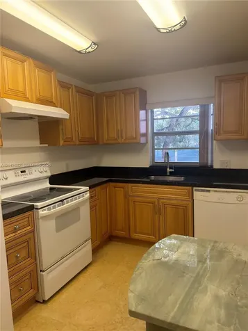 7757 SW 86th Street Miami FL 33143
