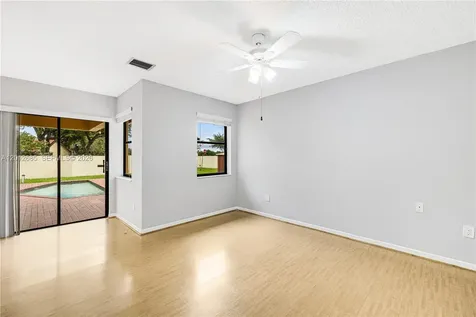 11301 SW 4th Street Pembroke Pines FL 33025