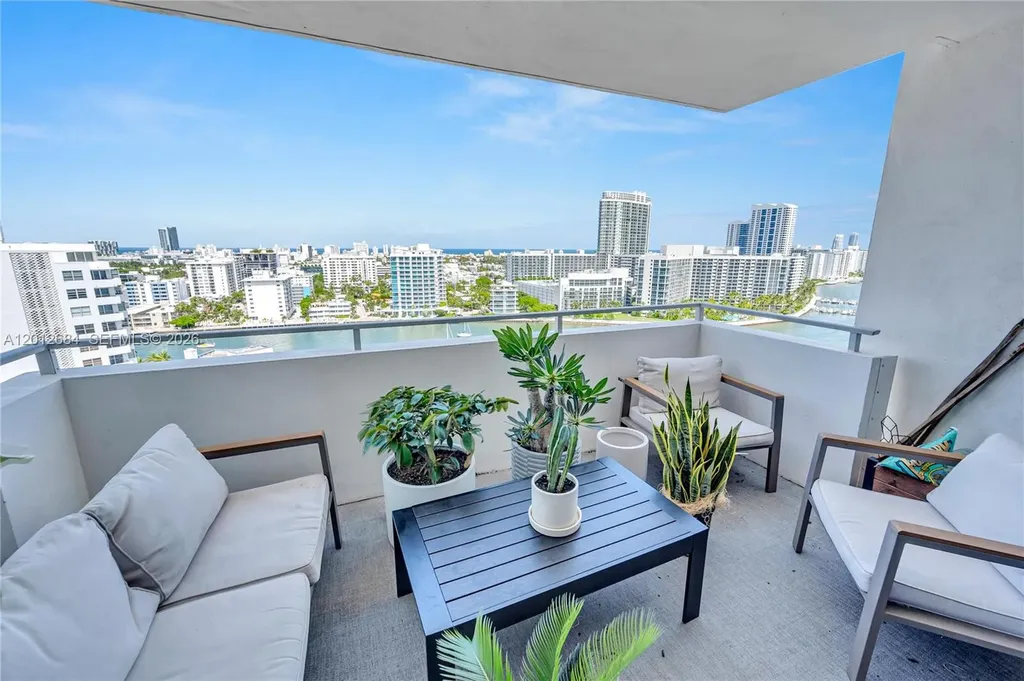 11 Island Avenue Miami Beach FL 33139