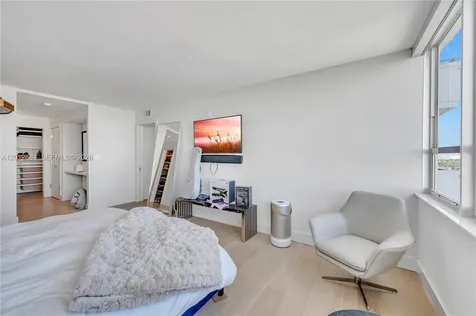 11 Island Avenue Miami Beach FL 33139