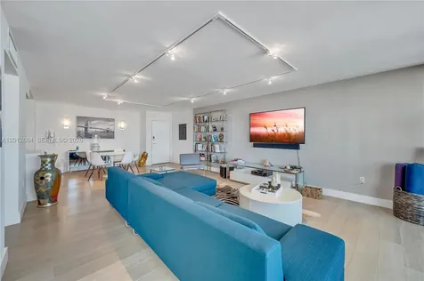 11 Island Avenue Miami Beach FL 33139