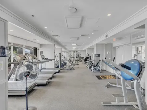 11 Island Avenue Miami Beach FL 33139