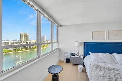 11 Island Avenue Miami Beach FL 33139