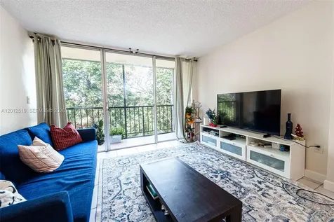 8870 Fontainebleau Boulevard Miami FL 33172