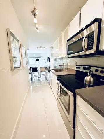 100 Lincoln Road Miami Beach FL 33139