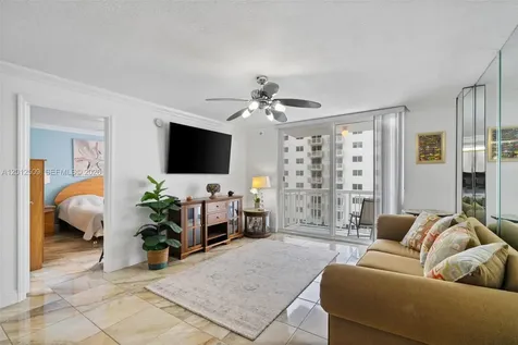 401 Ocean Drive Miami Beach FL 33139