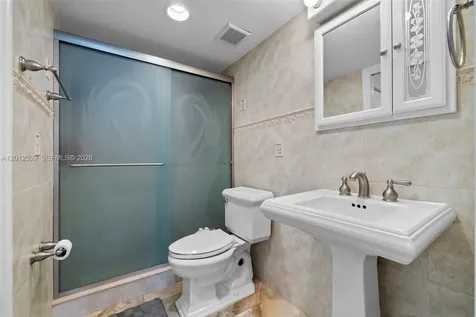 401 Ocean Drive Miami Beach FL 33139
