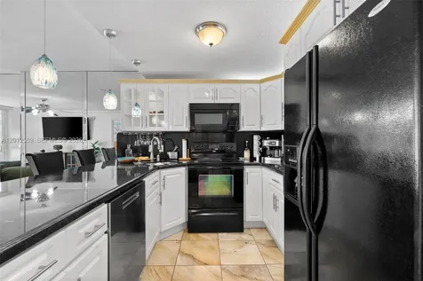 401 Ocean Drive Miami Beach FL 33139