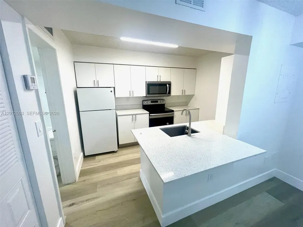 15201 SW 80th Street Miami FL 33193