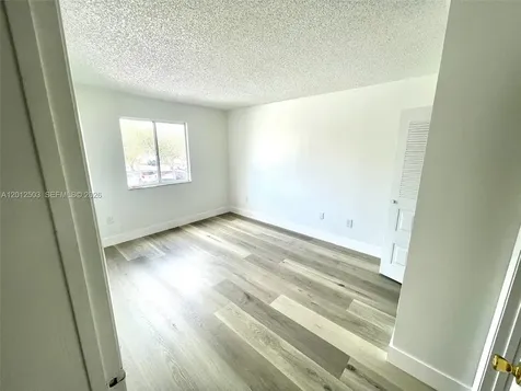 15201 SW 80th Street Miami FL 33193