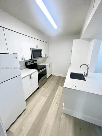 15201 SW 80th Street Miami FL 33193