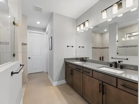 4460 Waterside Drive Oakland Park FL 33309