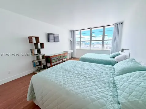 100 Lincoln Road Miami Beach FL 33139