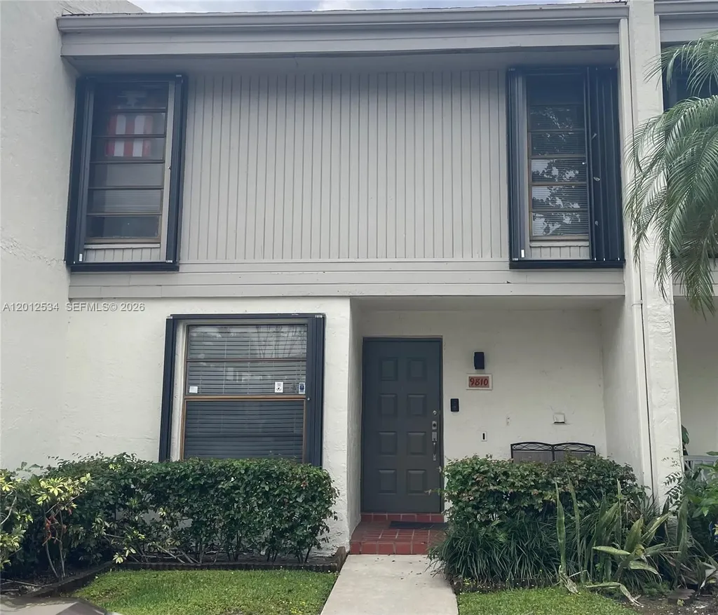 9810 NW 10th Street Pembroke Pines FL 33024