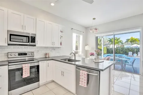 6928 NW 33rd Street Margate FL 33063