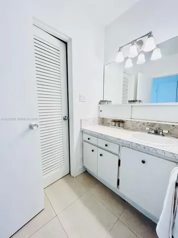 100 Lincoln Road Miami Beach FL 33139
