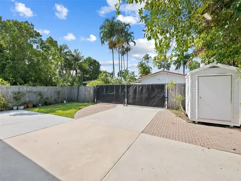 1251 Lincoln Street Hollywood FL 33019