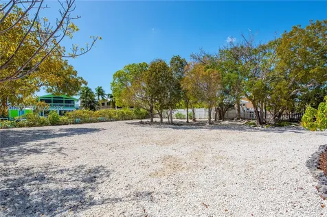 29662 Independence Avenue Big Pine FL 33043