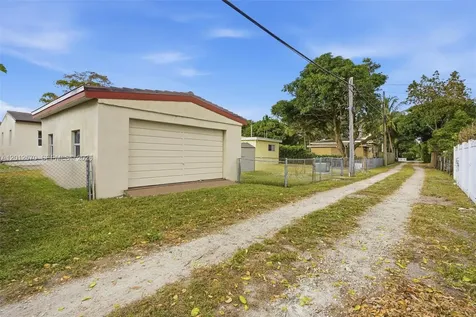 461 Plover Avenue Miami Springs FL 33166
