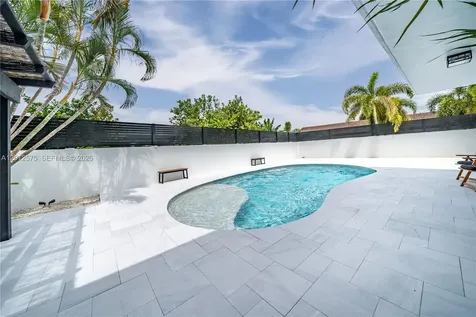 330 SW 133rd Place Miami FL 33184