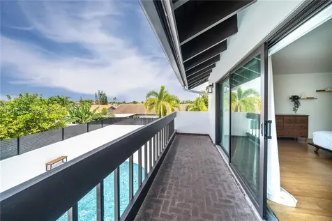 330 SW 133rd Place Miami FL 33184