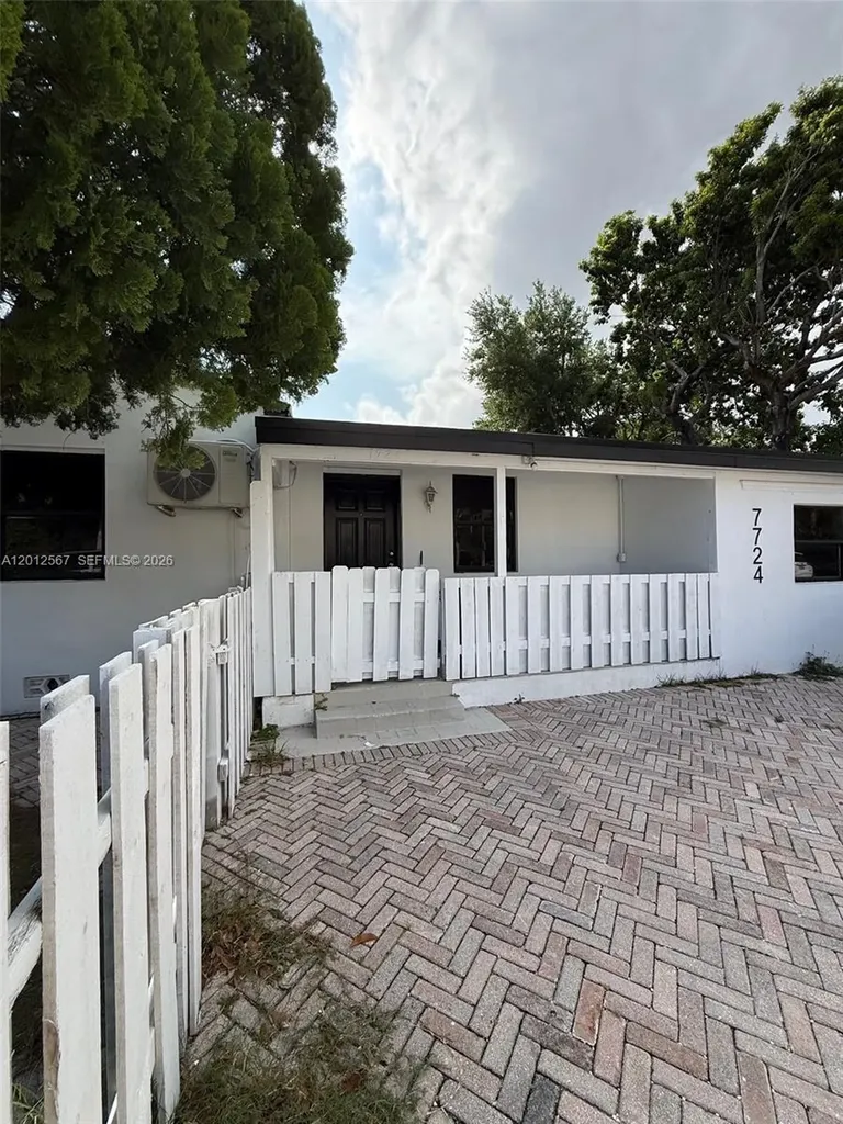 7724 NE 1st Avenue Miami FL 33138