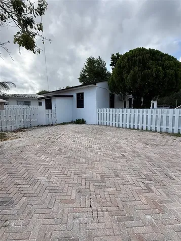 7724 NE 1st Avenue Miami FL 33138