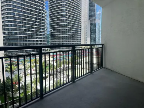 999 SW 1st Avenue Miami FL 33130