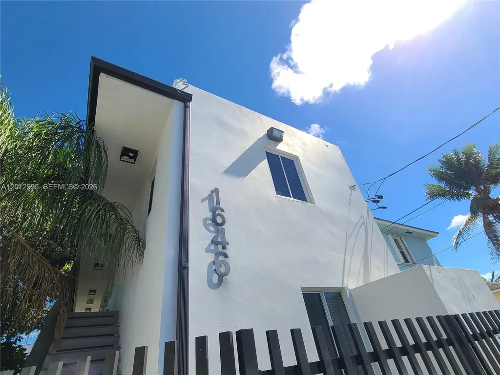 1646 NW 1st Place Miami FL 33136
