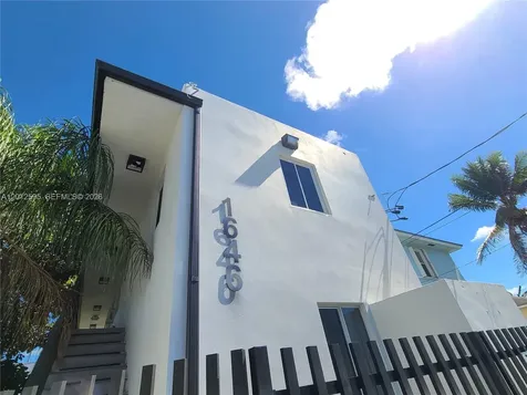 1646 NW 1st Place Miami FL 33136