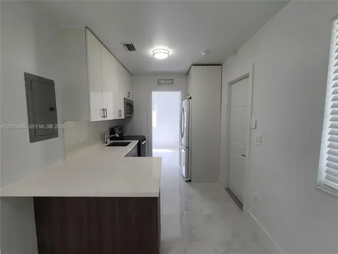 1646 NW 1st Place Miami FL 33136